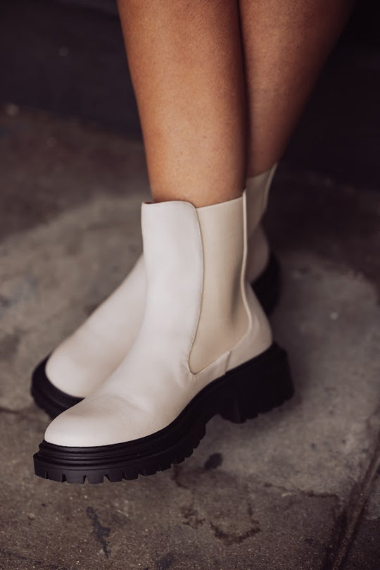 NELL CHELSEA ANKLE BOOTS - SAND