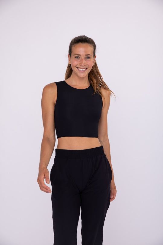 ARIA FITTED CROPPED MUSCLE TEE - BLACK