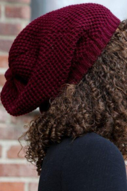 WAFFLE KNIT SLOUCH BEANIE#color_burgundy